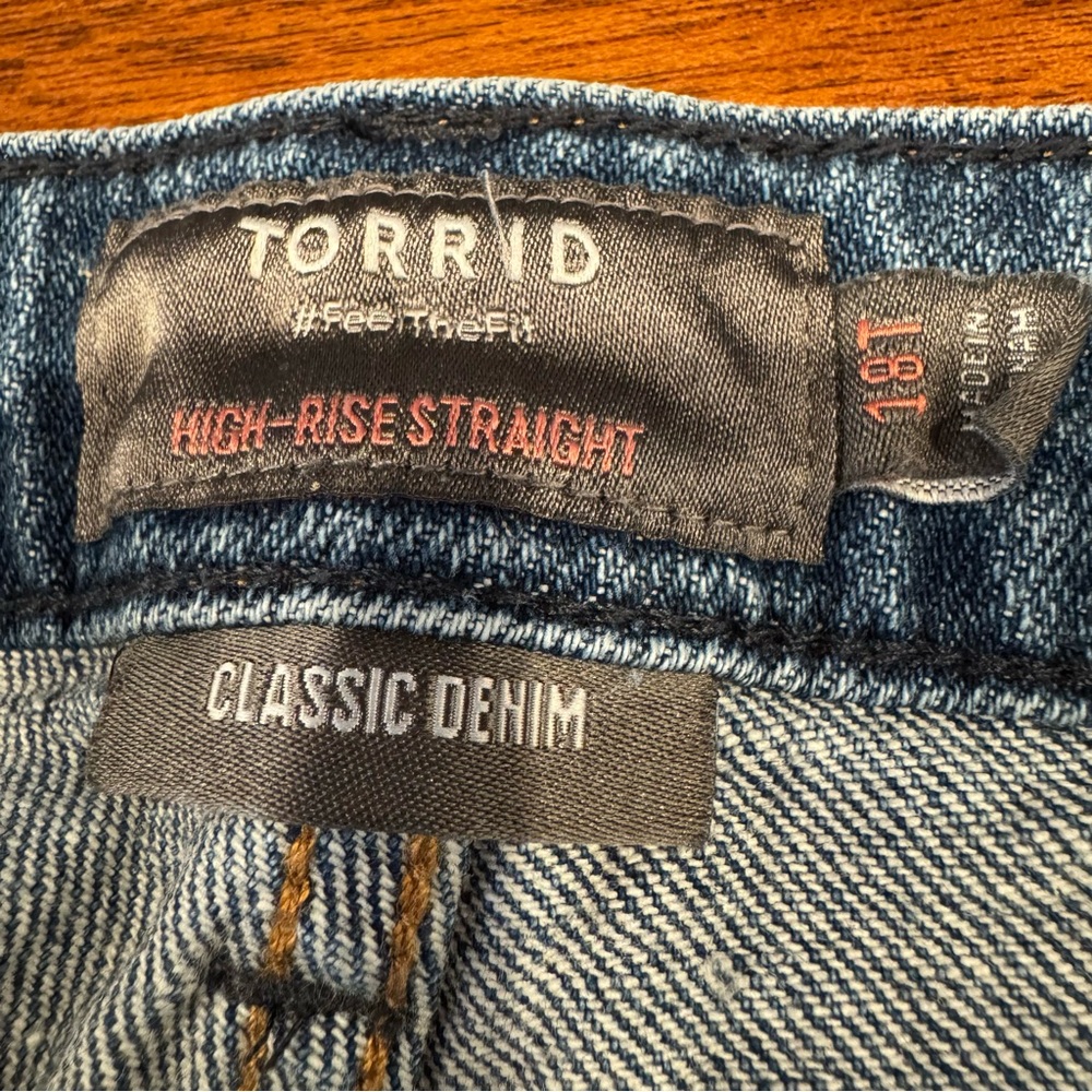 Torrid‎ Classic Denim High Rise Straight Artisan Hem Jeans Mild Distressing 18T - Picture 5 of 12